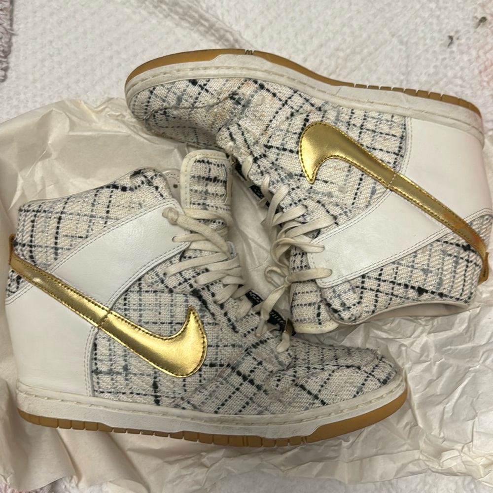Size 9.5 US SIZE 41 UK Women’s Nine Sky Hi hidden wedge Paris sneaker USED